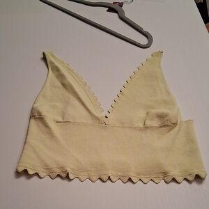 Scalloped V-Neck Camisole Top in Pale Yellow
